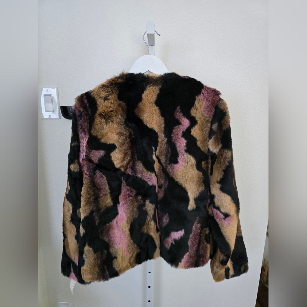 NWT bar III Faux Fur Jacket - Picture 3 of 10